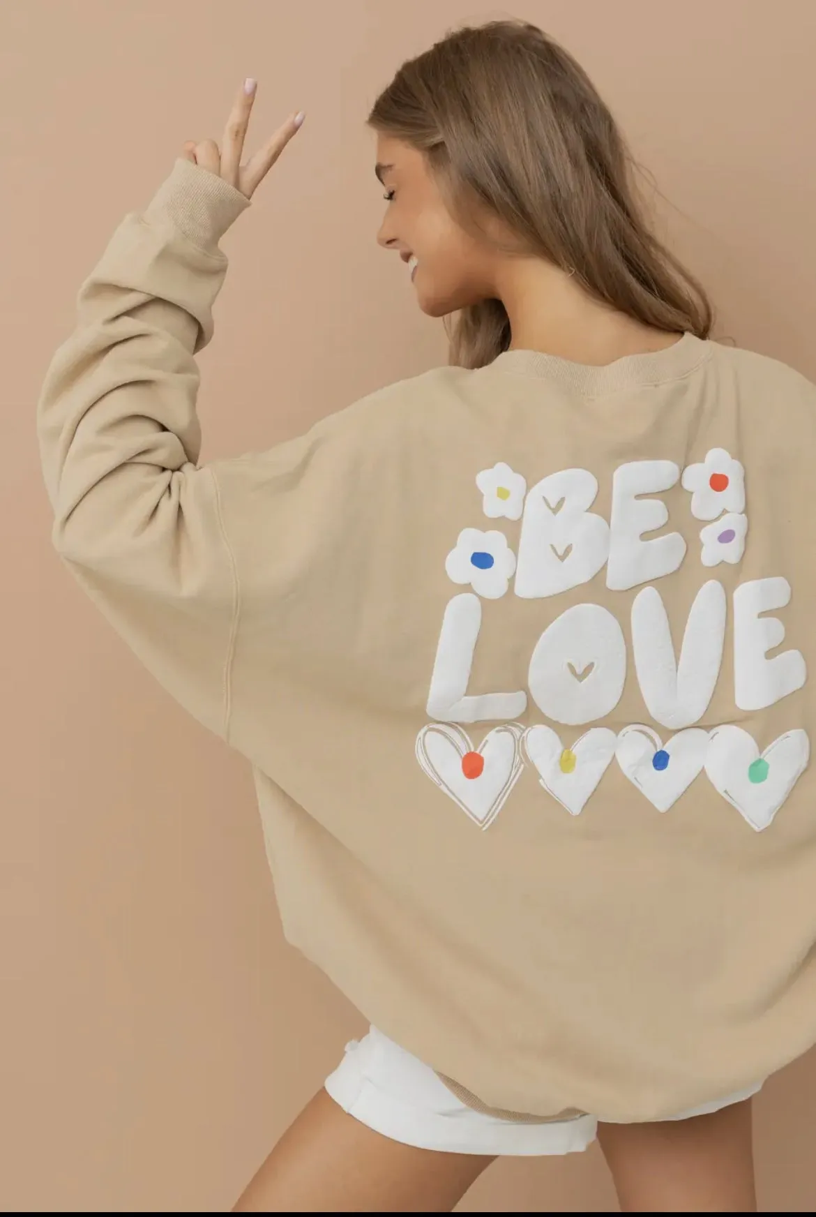 BE LOVE crewneck
