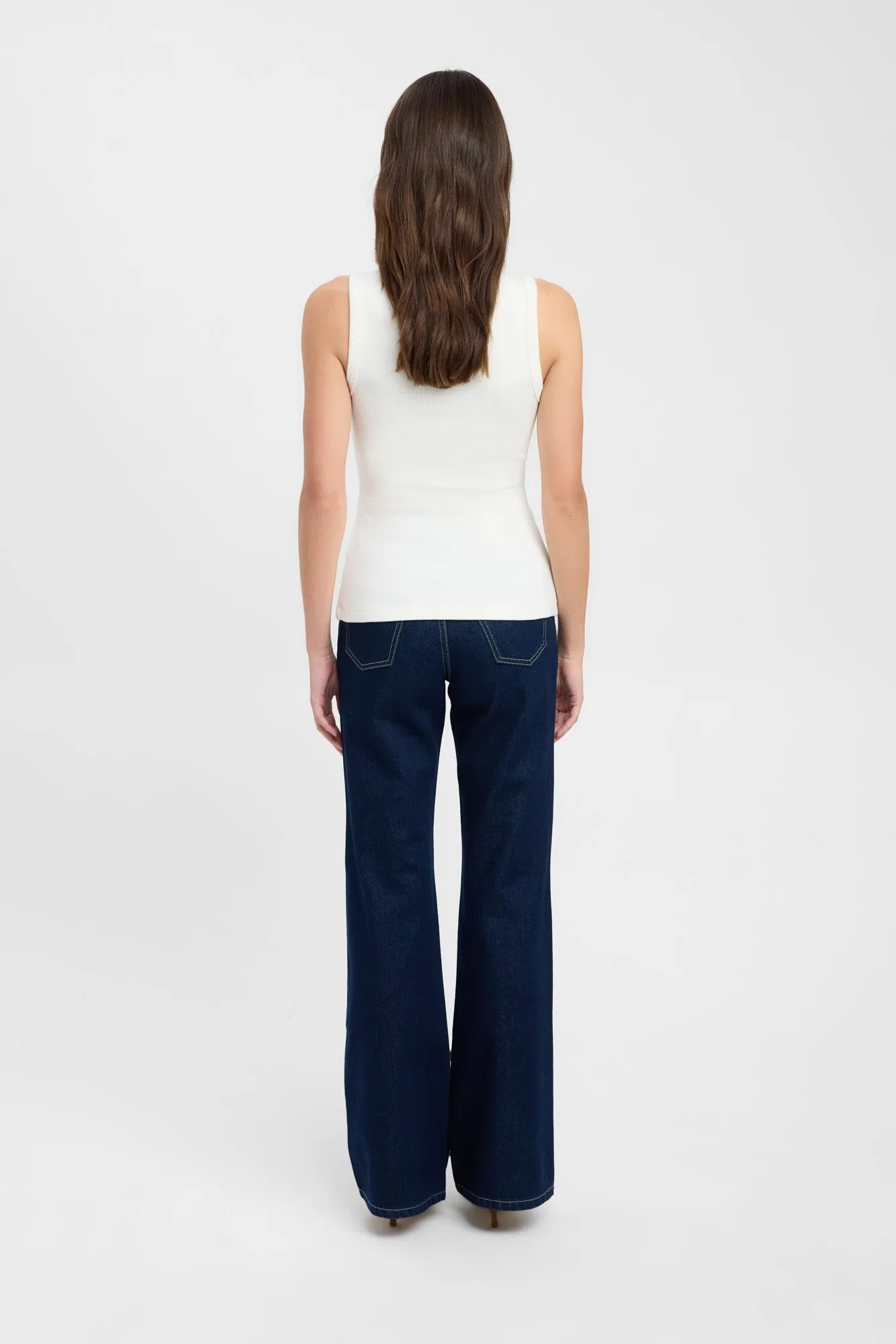 Bec Button Tank