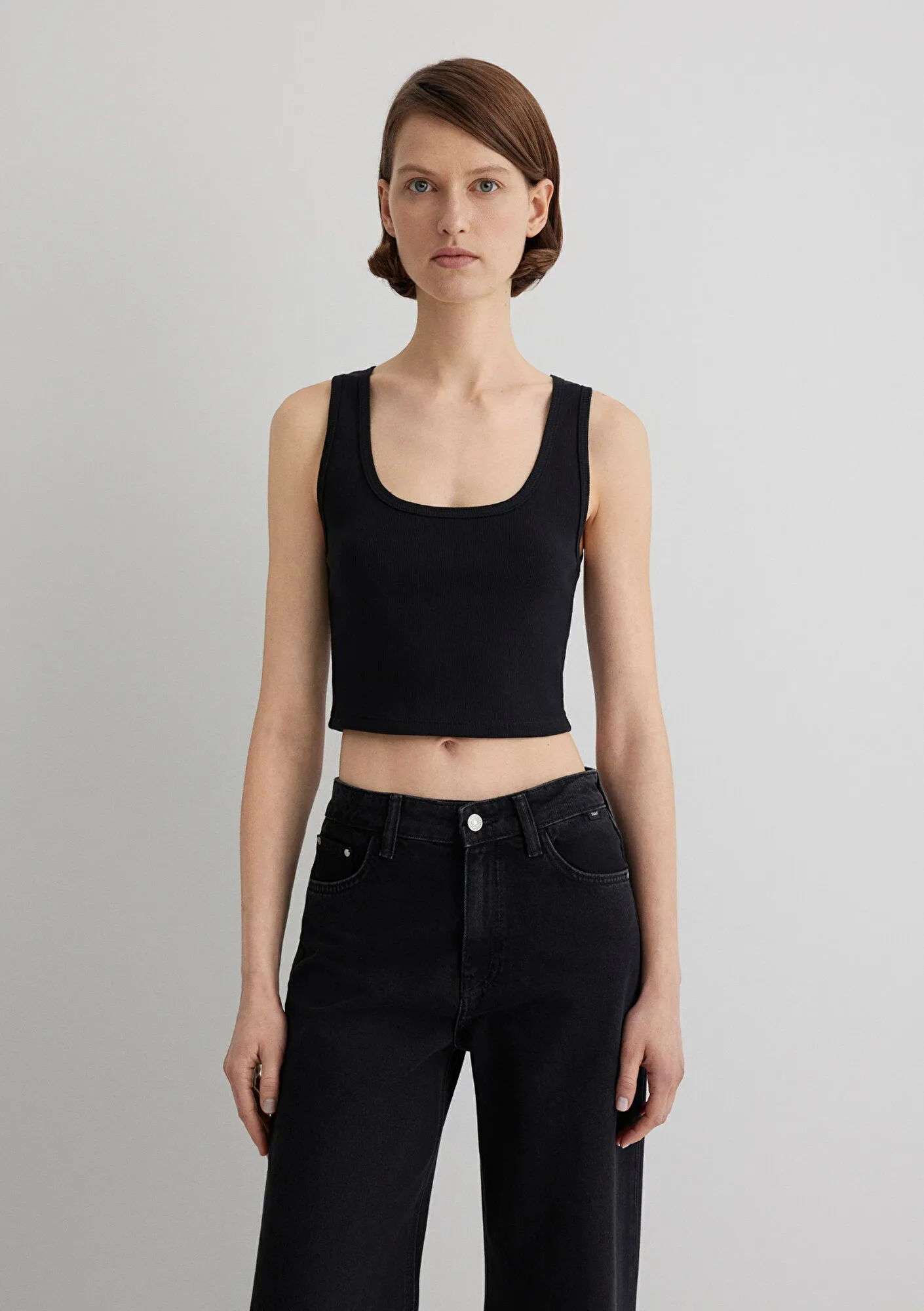 Black Crop Basic Tank Top