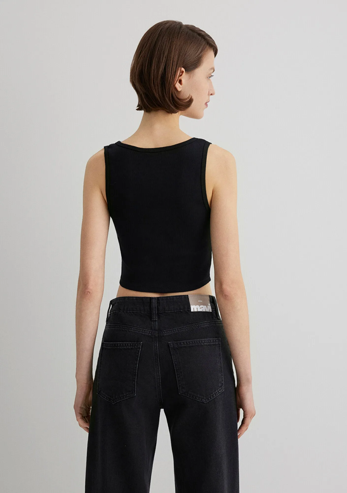 Black Crop Basic Tank Top