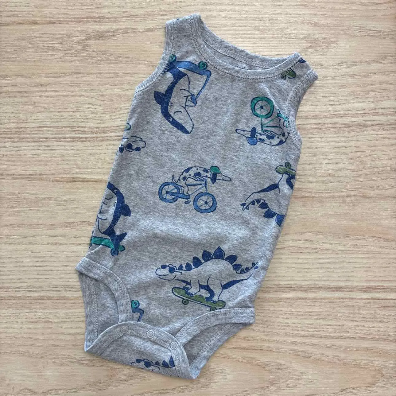 Carter's ONESIE basic