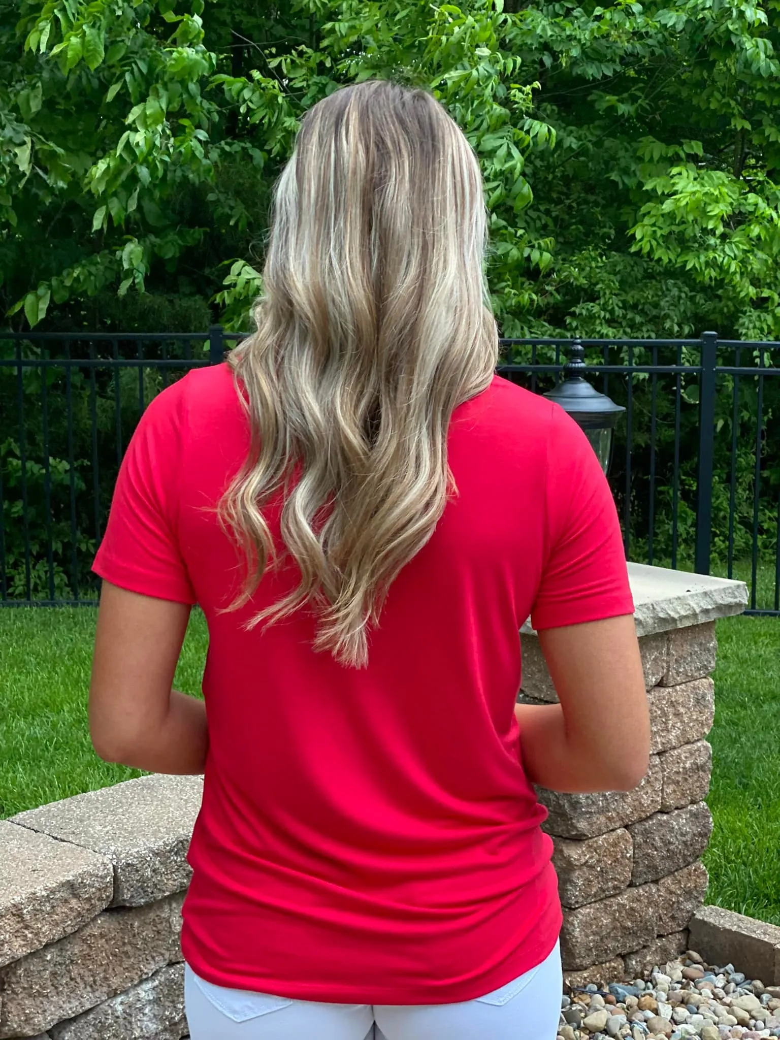 Favorite Basic V-Neck - Red