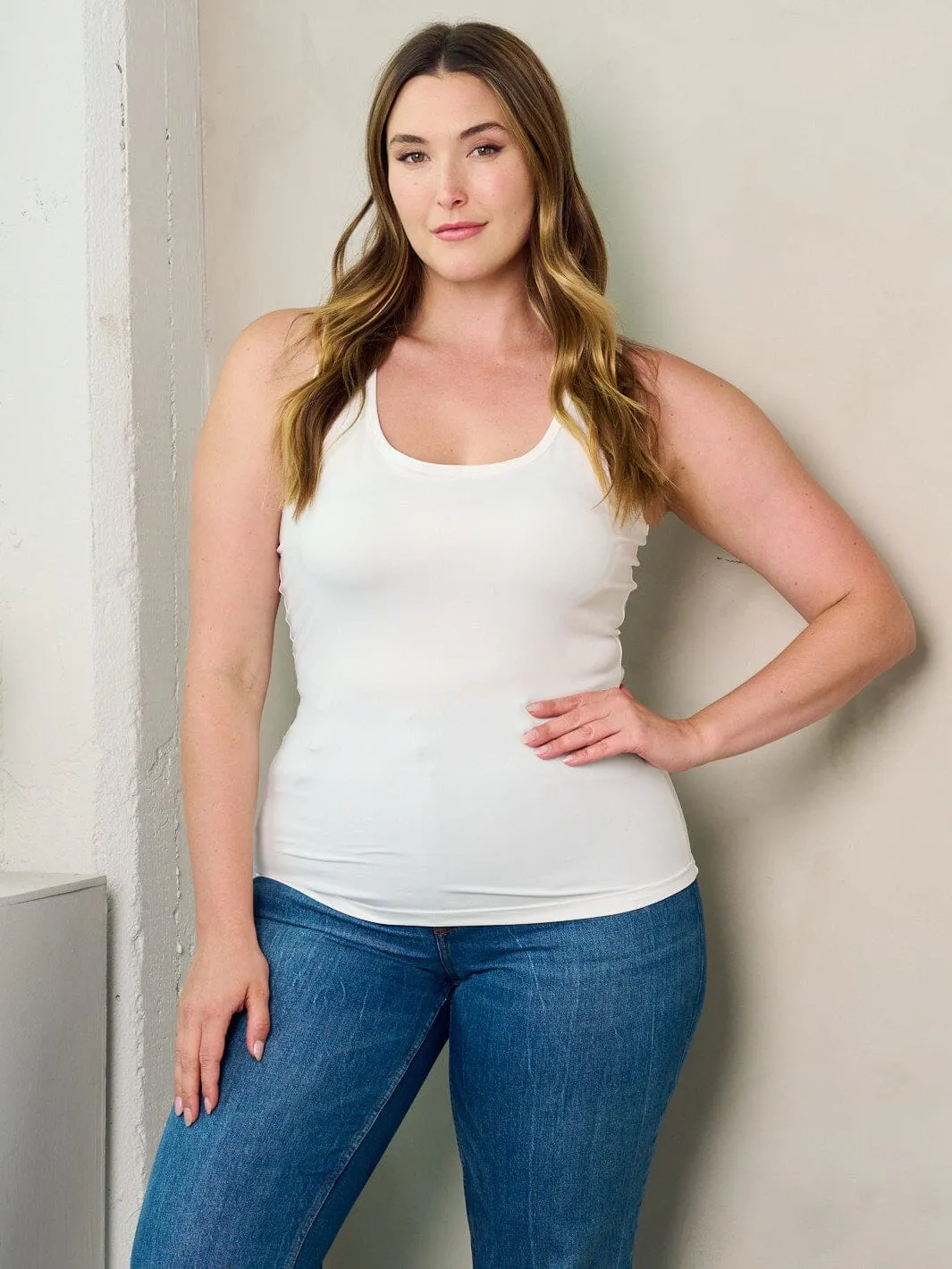 PLUS SIZE SLEEVELESS SOLID BASIC TANK TOP