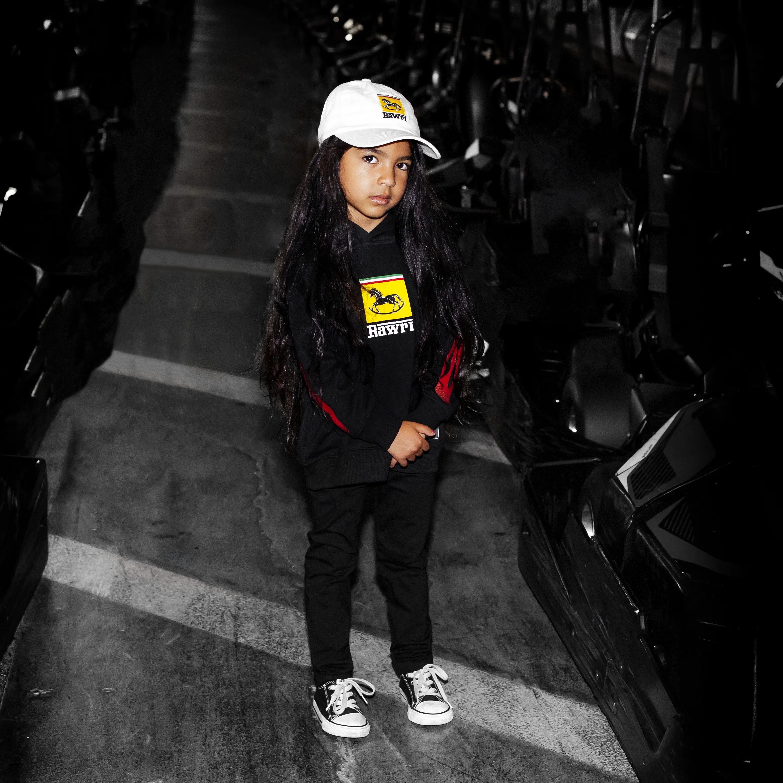 RAWRI HOODY(BLACK)
