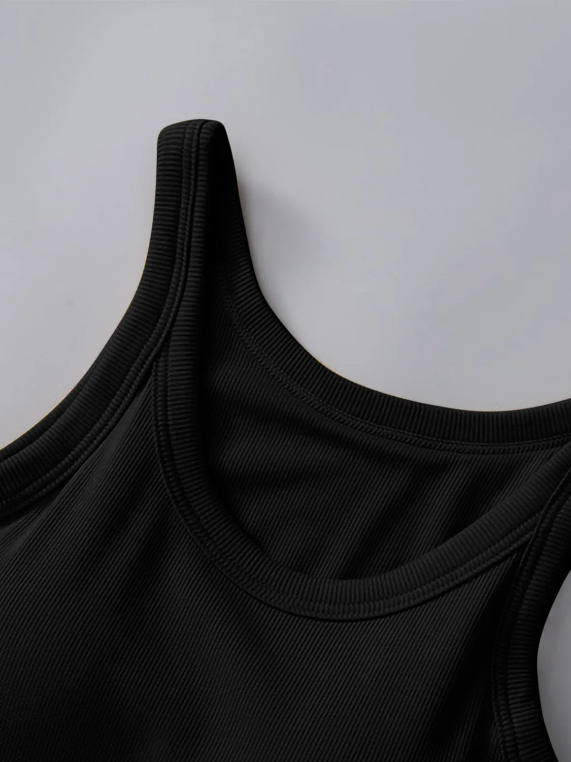 ROUND NECK TANK WITH BRA