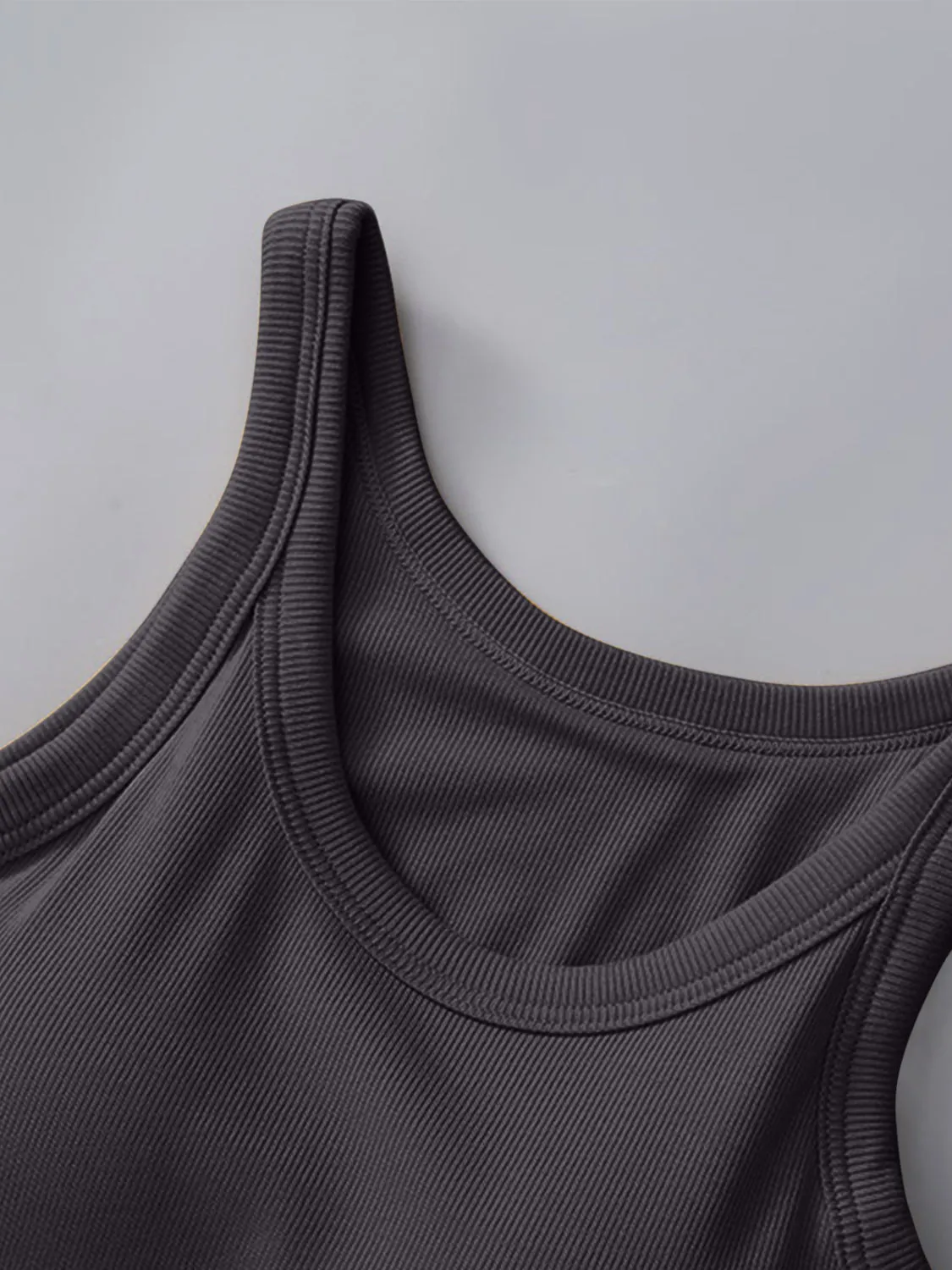 ROUND NECK TANK WITH BRA