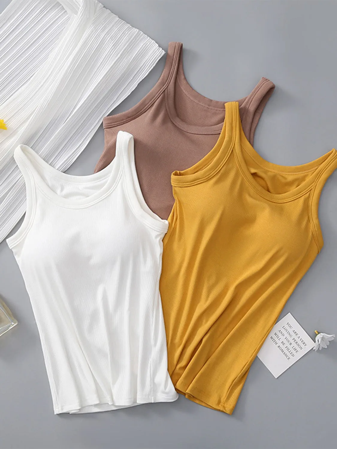 ROUND NECK TANK WITH BRA