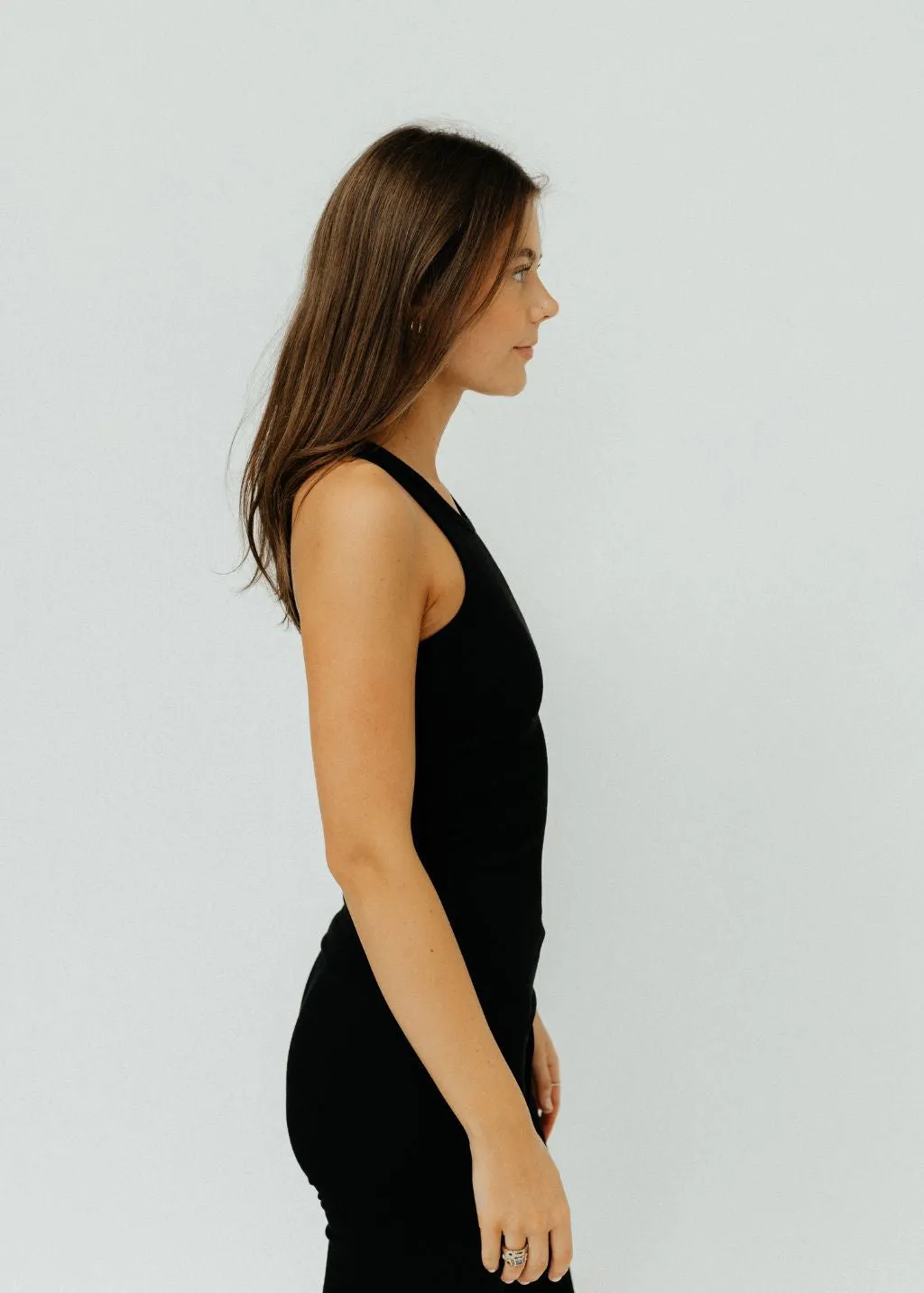 Éterne High Neck Fitted Tank in Black