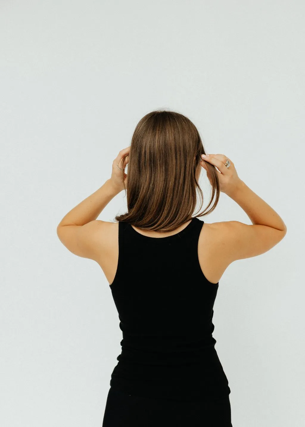 Éterne High Neck Fitted Tank in Black