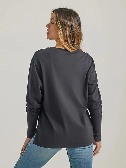 Women's Wrangler Graphic Long Sleeve Relaxed Tee in Black Beauty